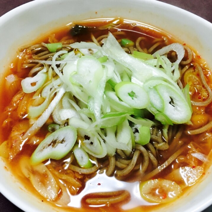 餃子白菜鍋リメイク！キムチの辛味ネギ蕎麦♡